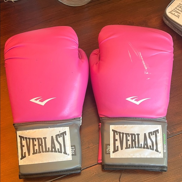 Everlast Pro Style Pink Training Gloves - Picture 2 of 3